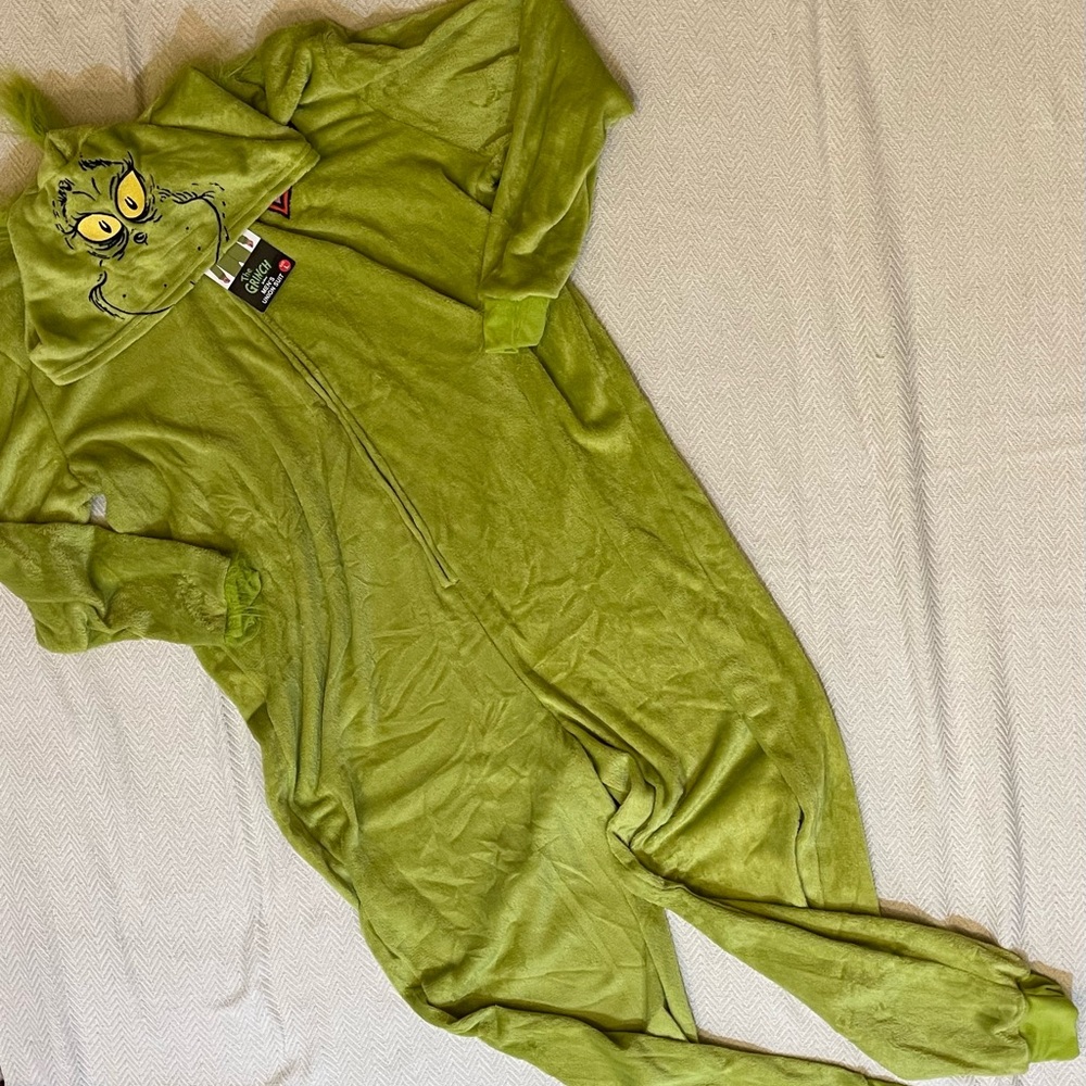 Dr. Seuss' The Grinch Christmas Adult Onesie Pajamas